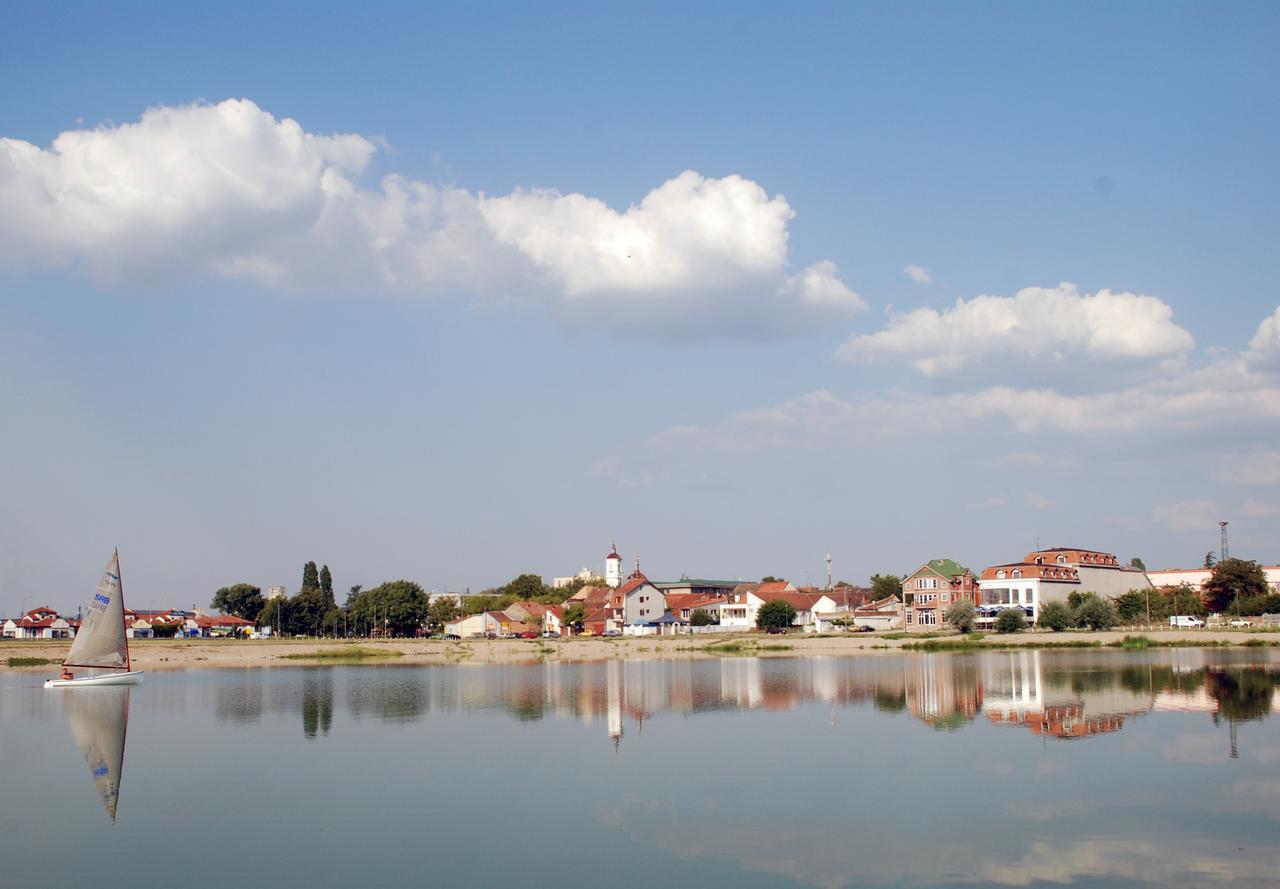 Hotel Aquastar Danube Kladovo Buitenkant foto